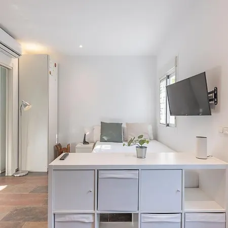 Apartment Cozy With Ac & Barbecue, Close To The Sea